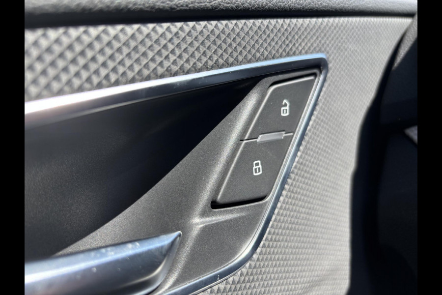 Audi Q2 35 TFSI S Edition 150pk Automaat | Afneembare Trekhaak | Stoelverwarming | Navigatie | Climate control