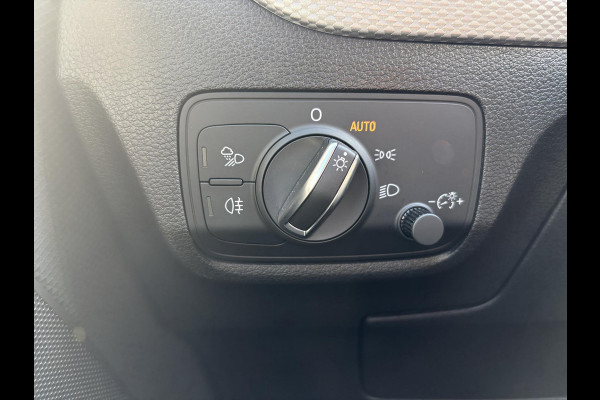 Audi Q2 35 TFSI S Edition 150pk Automaat | Afneembare Trekhaak | Stoelverwarming | Navigatie | Climate control