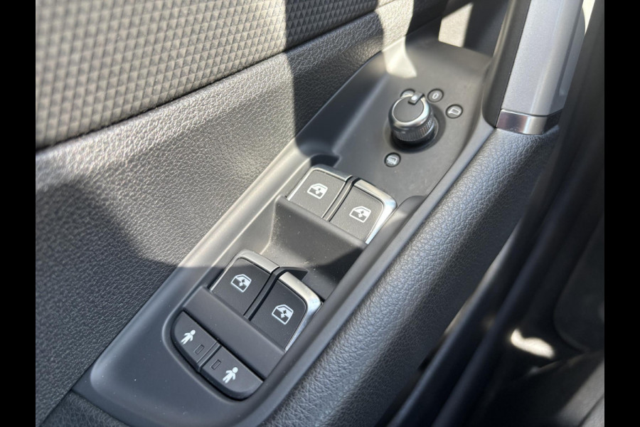 Audi Q2 35 TFSI S Edition 150pk Automaat | Afneembare Trekhaak | Stoelverwarming | Navigatie | Climate control