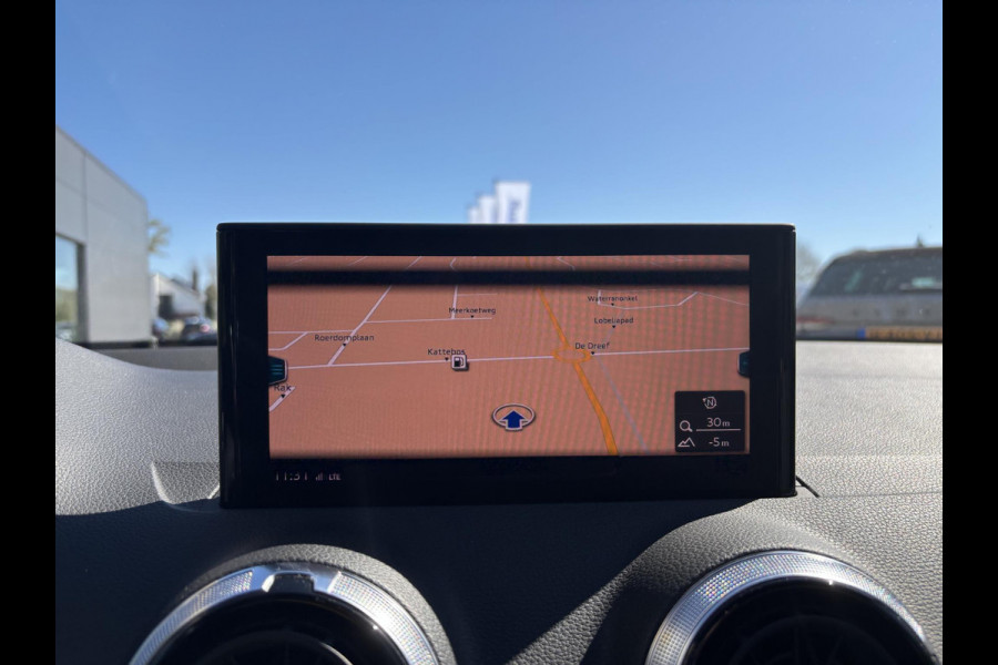 Audi Q2 35 TFSI S Edition 150pk Automaat | Afneembare Trekhaak | Stoelverwarming | Navigatie | Climate control