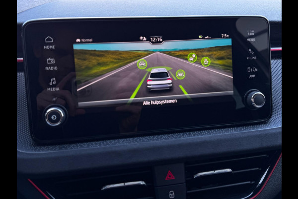 Škoda Kamiq 1.5 TSI 150 PK ACT Sport Business | Trekhaak | Camera | Carplay | Stoelverwarming | Climate Control | Automaat