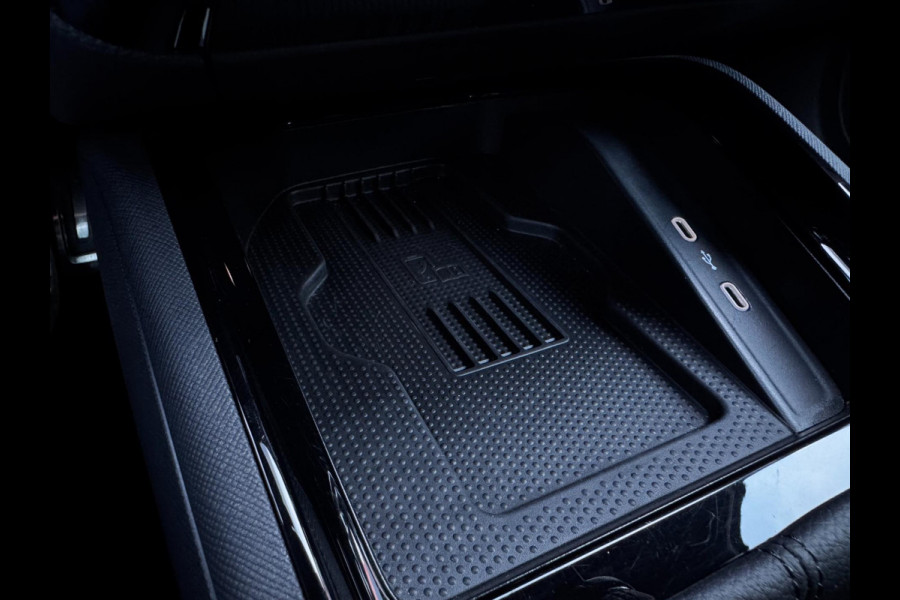 Škoda Kamiq 1.5 TSI 150 PK ACT Sport Business | Trekhaak | Camera | Carplay | Stoelverwarming | Climate Control | Automaat