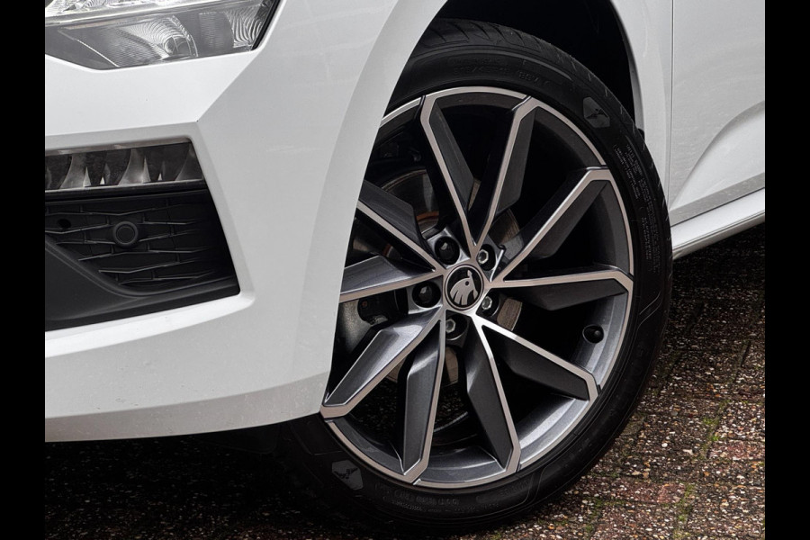 Škoda Kamiq 1.5 TSI 150 PK ACT Sport Business | Trekhaak | Camera | Carplay | Stoelverwarming | Climate Control | Automaat