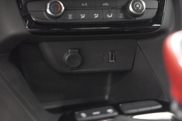 Opel Corsa Turbo 100 GS Line | Parkeersensoren | Apple Carplay | 17 Inch Lichtmetalen Velgen