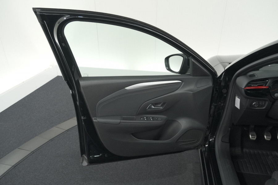 Opel Corsa Turbo 100 GS Line | Parkeersensoren | Apple Carplay | 17 Inch Lichtmetalen Velgen