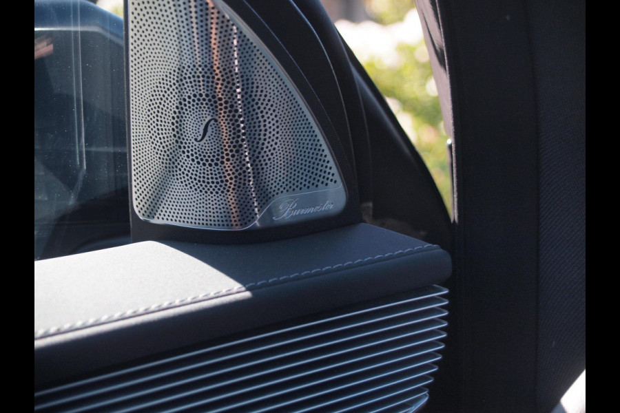 Mercedes-Benz EQC 400 4MATIC Business Solution AMG 80 kWh | Schuifdak | Trekhaak | Head-Up Display | Burmester | 360 Camera | NL-Auto |