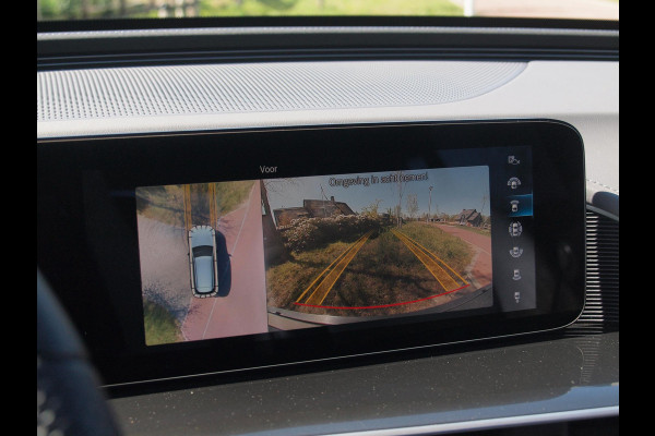 Mercedes-Benz EQC 400 4MATIC Business Solution AMG 80 kWh | Schuifdak | Trekhaak | Head-Up Display | Burmester | 360 Camera | NL-Auto |