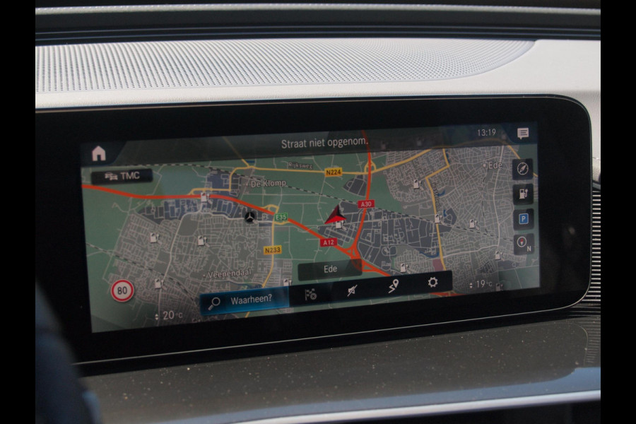 Mercedes-Benz EQC 400 4MATIC Business Solution AMG 80 kWh | Schuifdak | Trekhaak | Head-Up Display | Burmester | 360 Camera | NL-Auto |