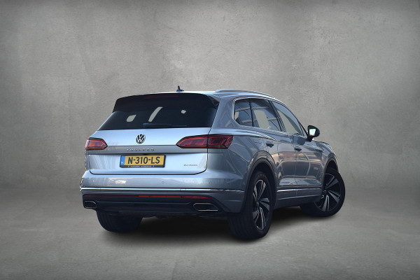 Volkswagen Touareg 3.0 TSi eHybrid 4MOTION | Trekhaak | Luchtvering | Pano | Leer | Memory
