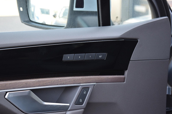 Volkswagen Touareg 3.0 TSi eHybrid 4MOTION | Trekhaak | Luchtvering | Pano | Leer | Memory