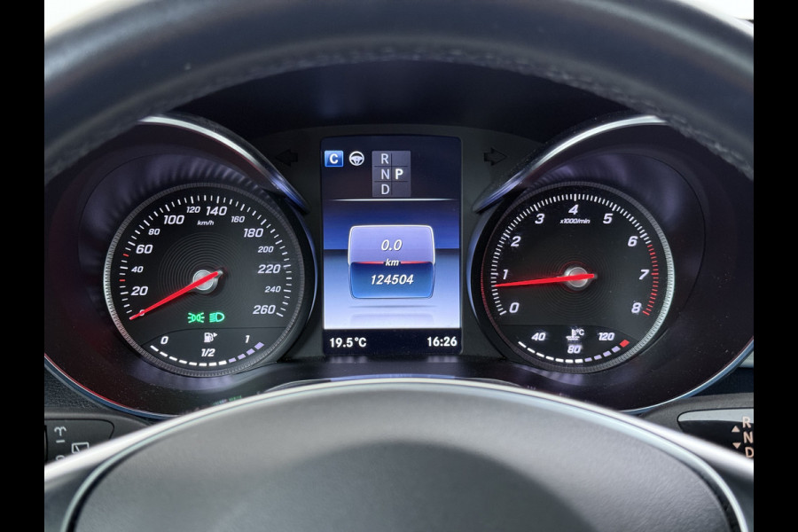 Mercedes-Benz GLC 250 4MATIC AMG line | Pano Burmester Distronic