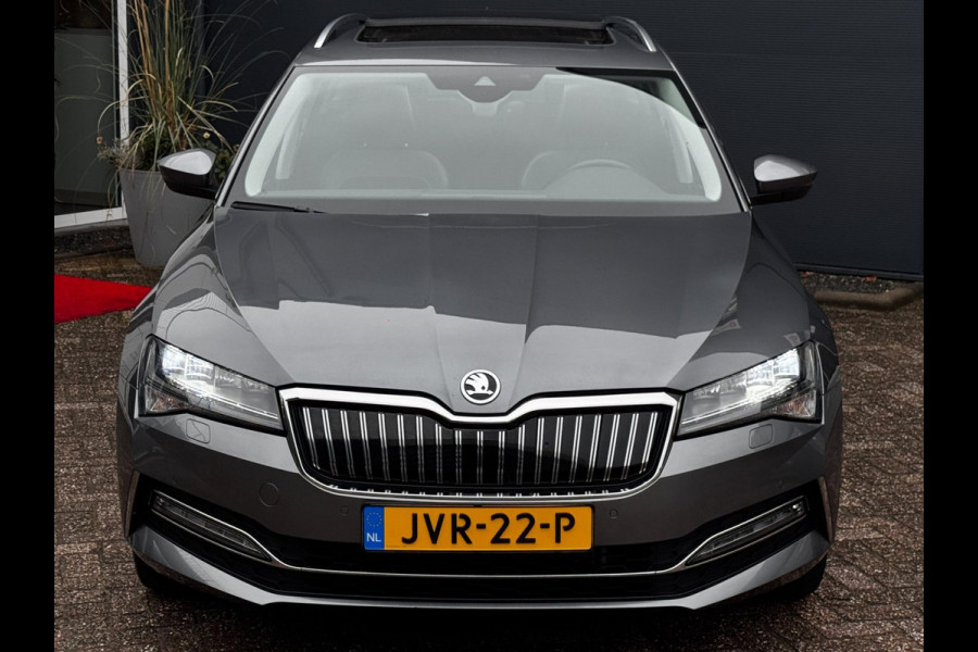 Škoda Superb Combi 1.4 TSI iV Sportline Business | 218 PK | 93% SOH | Pano | Trekhaak | Camera | Stoelverwarming | Memory