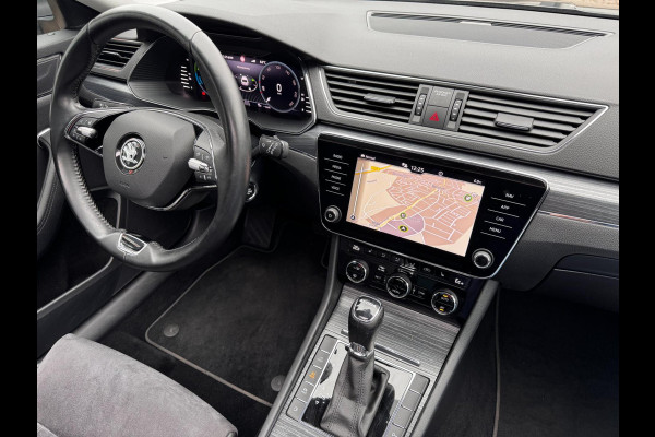 Škoda Superb Combi 1.4 TSI iV Sportline Business | 218 PK | 93% SOH | Pano | Trekhaak | Camera | Stoelverwarming | Memory