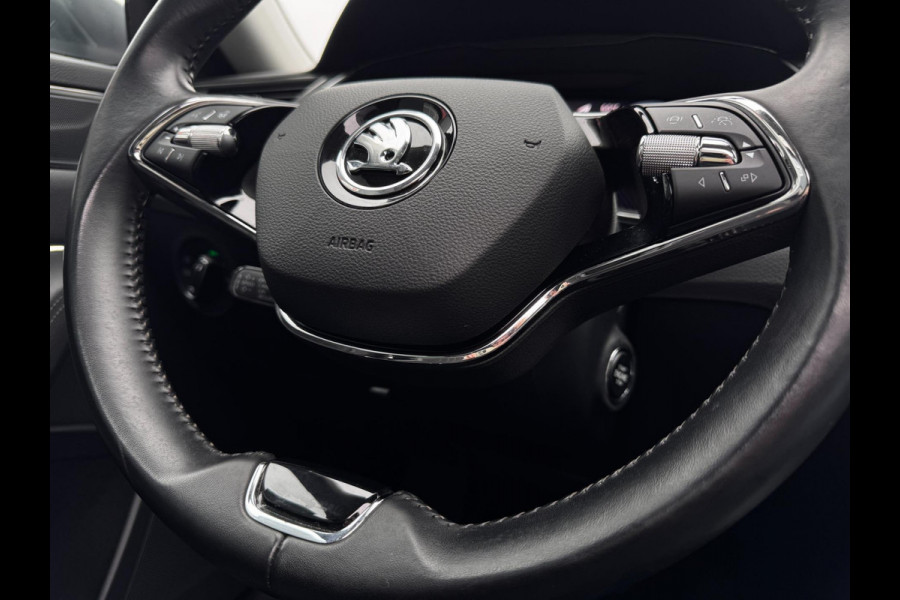 Škoda Superb Combi 1.4 TSI iV Sportline Business | 218 PK | 93% SOH | Pano | Trekhaak | Camera | Stoelverwarming | Memory