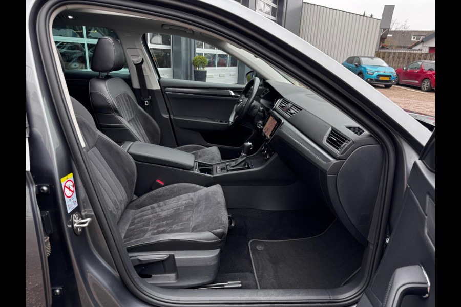 Škoda Superb Combi 1.4 TSI iV Sportline Business | 218 PK | 93% SOH | Pano | Trekhaak | Camera | Stoelverwarming | Memory
