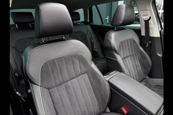 Škoda Superb Combi 1.4 TSI iV Sportline Business | 218 PK | 93% SOH | Pano | Trekhaak | Camera | Stoelverwarming | Memory