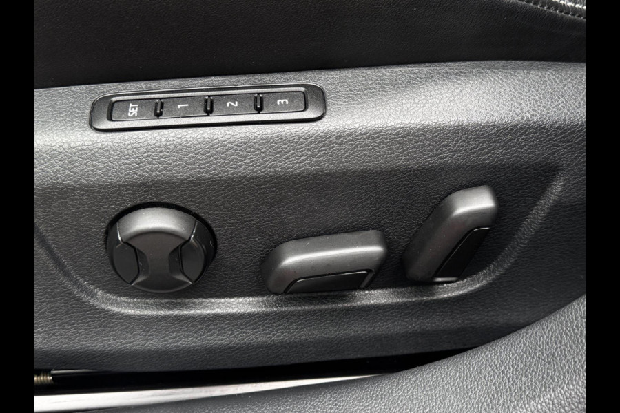 Škoda Superb Combi 1.4 TSI iV Sportline Business | 218 PK | 93% SOH | Pano | Trekhaak | Camera | Stoelverwarming | Memory