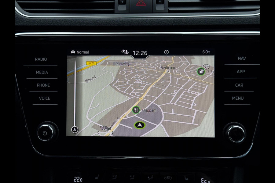 Škoda Superb Combi 1.4 TSI iV Sportline Business | 218 PK | 93% SOH | Pano | Trekhaak | Camera | Stoelverwarming | Memory