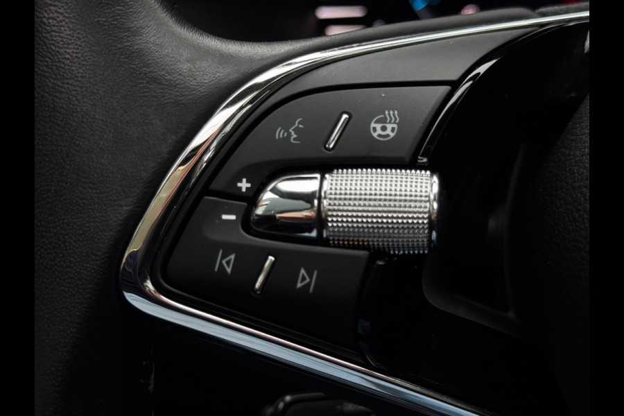 Škoda Superb Combi 1.4 TSI iV Sportline Business | 218 PK | 93% SOH | Pano | Trekhaak | Camera | Stoelverwarming | Memory