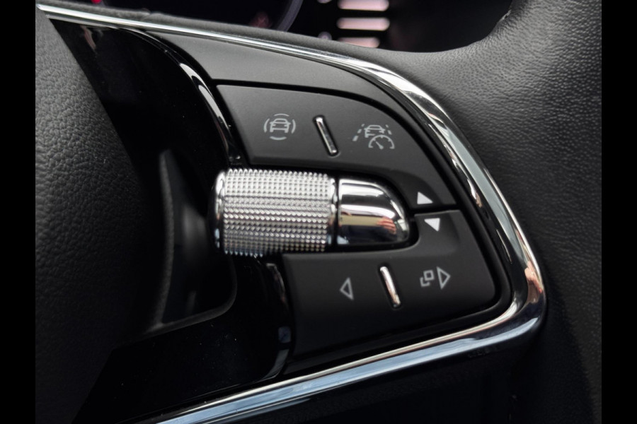 Škoda Superb Combi 1.4 TSI iV Sportline Business | 218 PK | 93% SOH | Pano | Trekhaak | Camera | Stoelverwarming | Memory