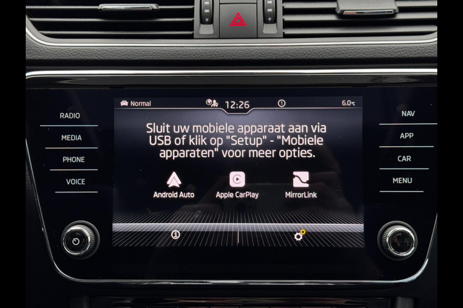 Škoda Superb Combi 1.4 TSI iV Sportline Business | 218 PK | 93% SOH | Pano | Trekhaak | Camera | Stoelverwarming | Memory