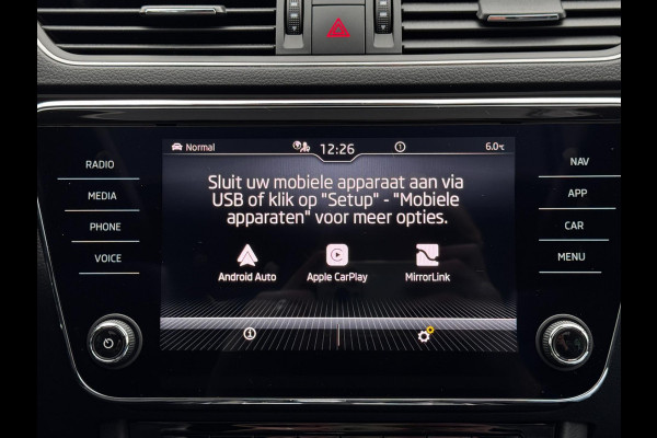 Škoda Superb Combi 1.4 TSI iV Sportline Business | 218 PK | 93% SOH | Pano | Trekhaak | Camera | Stoelverwarming | Memory