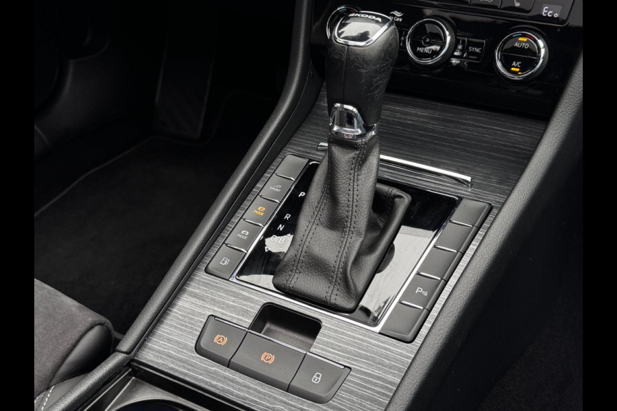 Škoda Superb Combi 1.4 TSI iV Sportline Business | 218 PK | 93% SOH | Pano | Trekhaak | Camera | Stoelverwarming | Memory