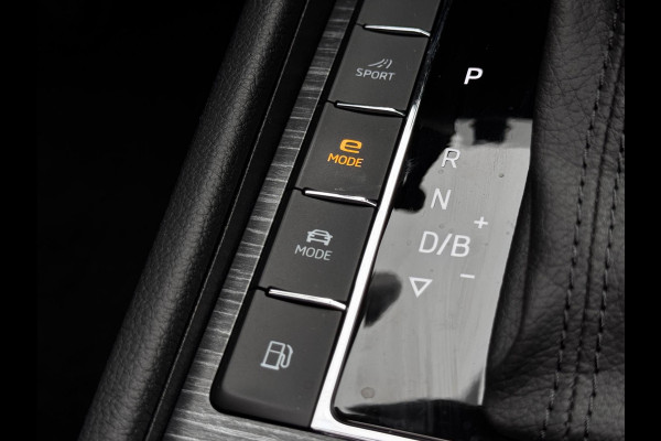 Škoda Superb Combi 1.4 TSI iV Sportline Business | 218 PK | 93% SOH | Pano | Trekhaak | Camera | Stoelverwarming | Memory