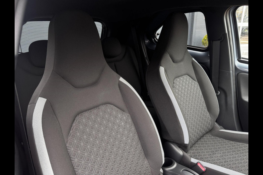 Toyota Aygo X 1.0 VVT-i S-CVT Envy | Automaat | Camera | Carplay | Adaptive Cruise |