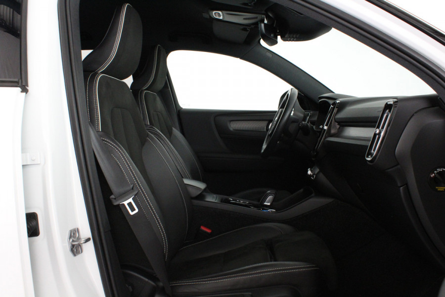 Volvo XC40 1.5 T3 R-Design > Trekhaak/H&K/Zwart dak/Winterpakket pro...