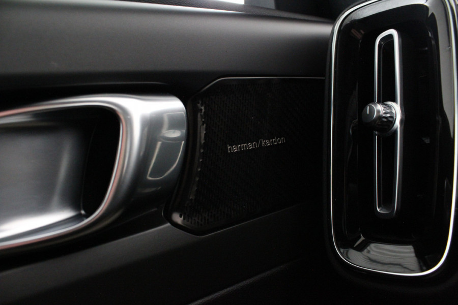 Volvo XC40 1.5 T3 R-Design > Trekhaak/H&K/Zwart dak/Winterpakket pro...