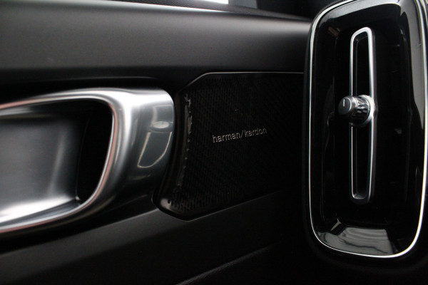 Volvo XC40 1.5 T3 R-Design > Trekhaak/H&K/Zwart dak/Winterpakket pro...
