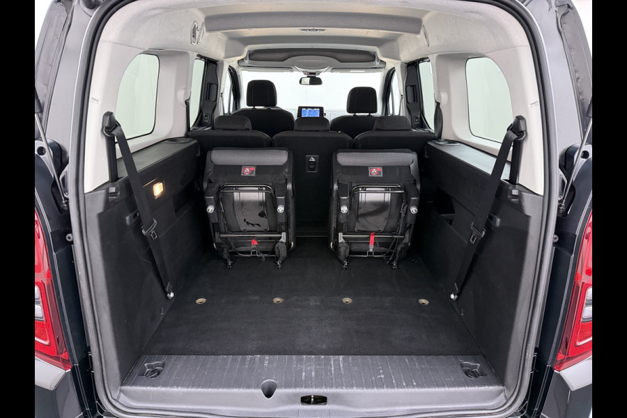 Toyota PROACE CITY Verso Electric AUT. 7persoons !Active Long Navi Camera Trekhaak Klapraam-in-klep PDC-a+v LM Dual-ECC 2-Schuifdeuren Cruise ESP Bordherkenning ABS Connect Visio Park 1 Smartphone-Oplader Dakrails Priv.Glas  50 kWh 3 fase 11kw lader ! Orig. NLse auto 1e eigenaar € 54.000 nieuw