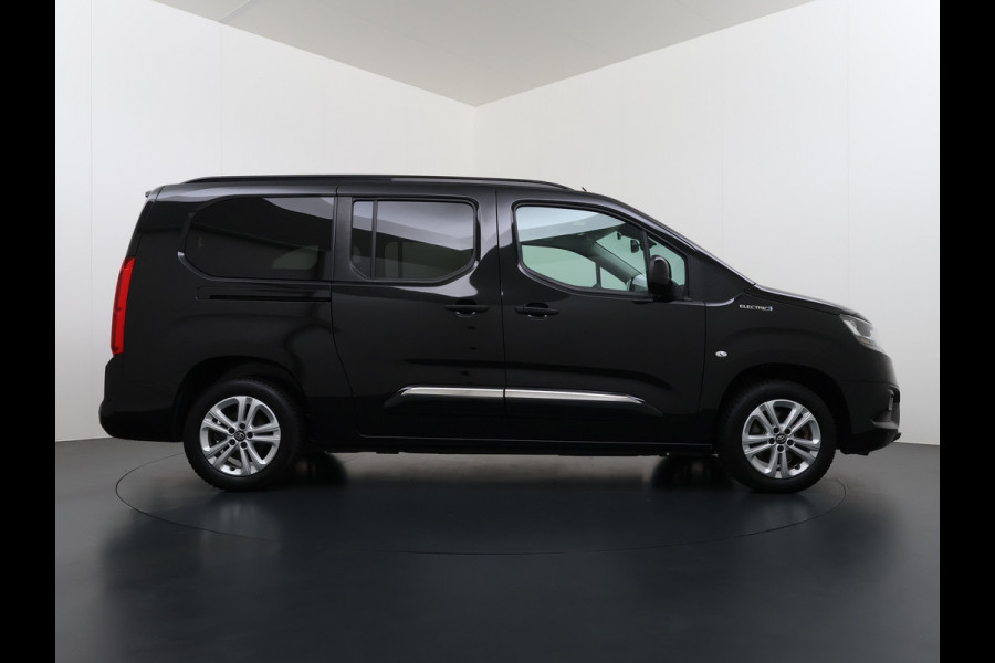 Toyota PROACE CITY Verso Electric AUT. 7persoons !Active Long Navi Camera Trekhaak Klapraam-in-klep PDC-a+v LM Dual-ECC 2-Schuifdeuren Cruise ESP Bordherkenning ABS Connect Visio Park 1 Smartphone-Oplader Dakrails Priv.Glas  50 kWh 3 fase 11kw lader ! Orig. NLse auto 1e eigenaar € 54.000 nieuw