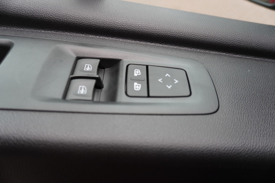 Renault Master T35 2.0 dCi 170PK L2H2 Extra Schuifdeur L / R Nr. V187 | Climate | Navi | Cruise | Trekhaak | Betimmering