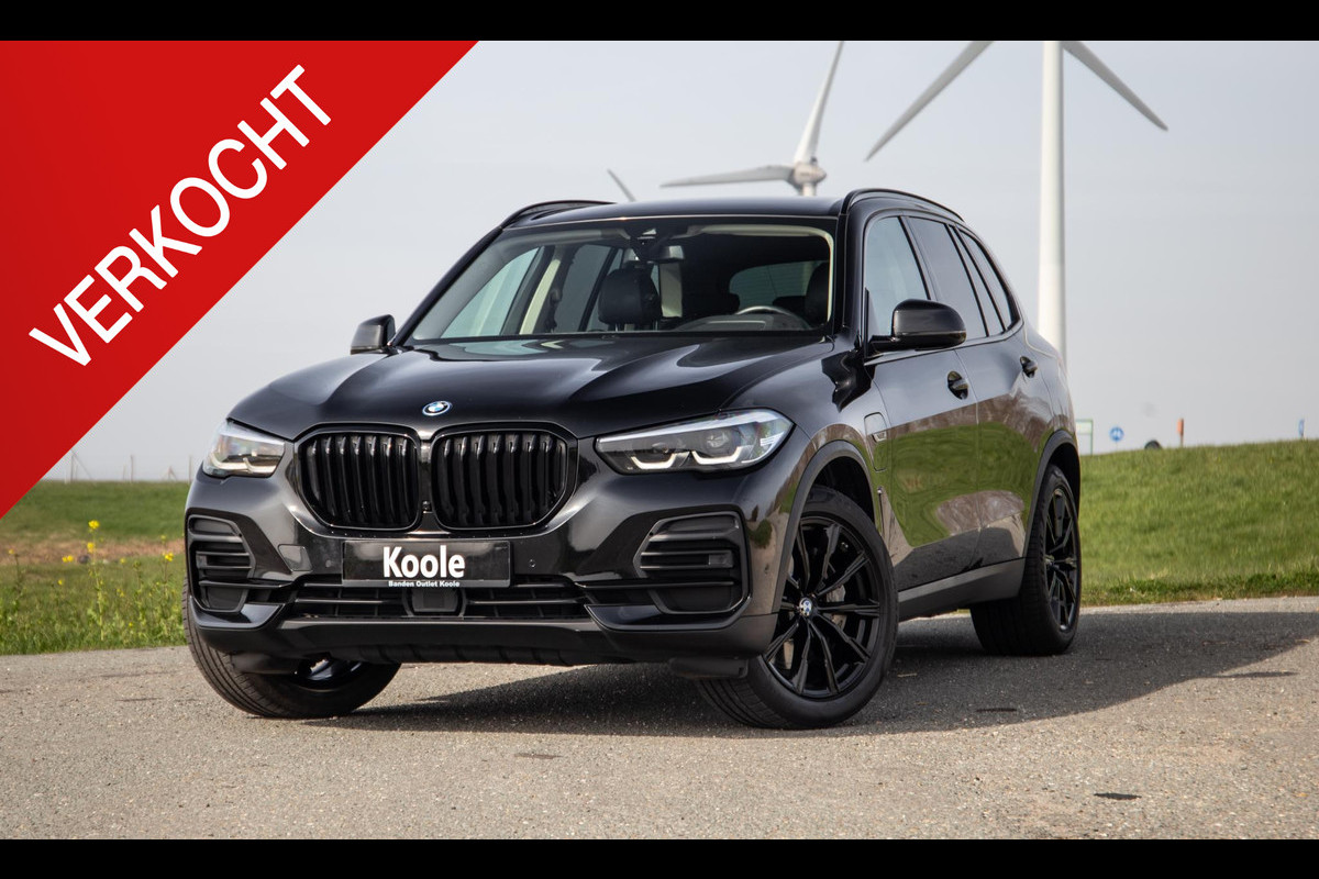 BMW X5 xDrive45e CARPLAY / CAMERA / DEALER ONDERHOUDEN /  LEER / STOELVERWARMING / BLACK ON BLACK