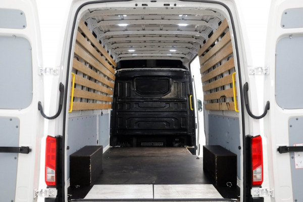 Volkswagen Crafter 35 2.0 TDI 177pk L4H3 RWD (L3H2) Maxi Navi/Camera Laadklep 500kg 10-2020