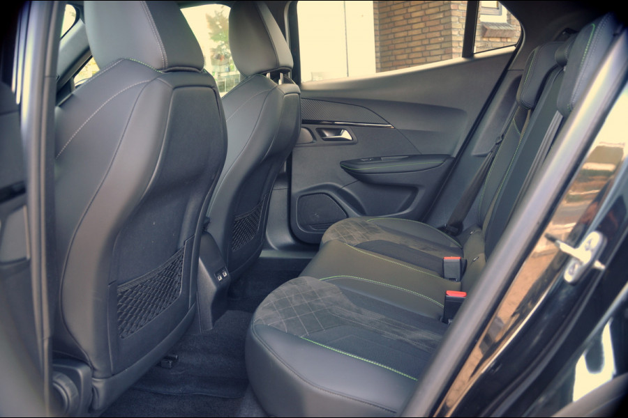 Peugeot 2008 1.2 PureTech 130 PK GT Pack Automaat | Navigatie | Camera