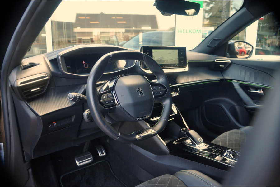Peugeot 2008 1.2 PureTech 130 PK GT Pack Automaat | Navigatie | Camera