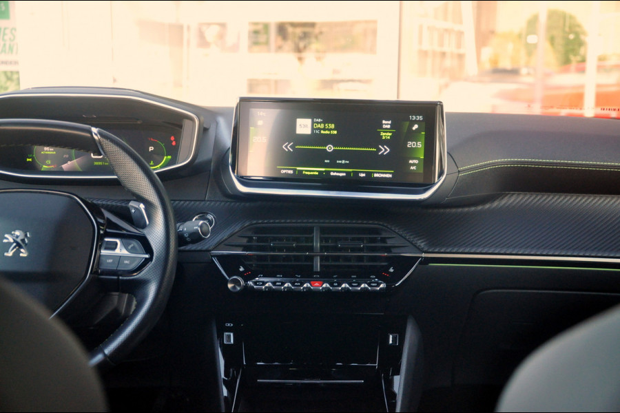 Peugeot 2008 1.2 PureTech 130 PK GT Pack Automaat | Navigatie | Camera