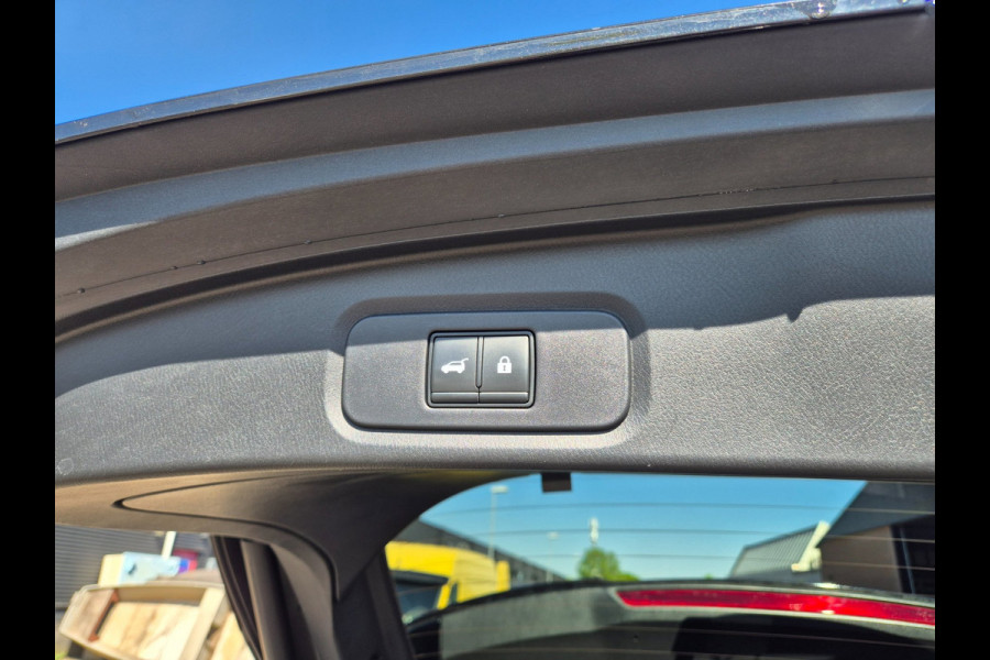 Nissan QASHQAI 1.3 MHEV Xtronic N-Connecta Trekhaak Half leder