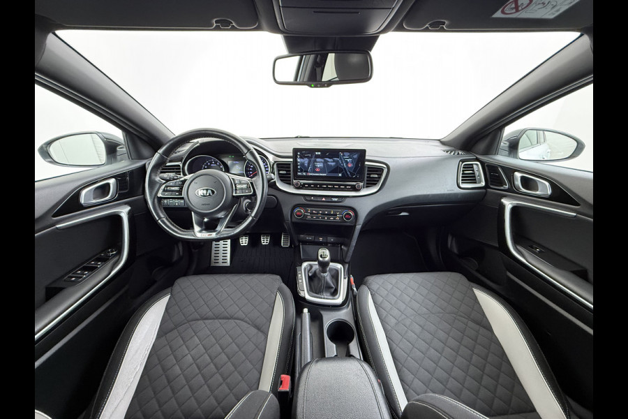 Kia Ceed Sportswagon T-120PK GT-Line Camera Apple Carplay/Android Zwarte-Hemel Navi Ecc Cruise Pdc 1/2 Leder 17"lm Regensensor Rijstrooksensor Led Bluetooth Verkeersbord detectie Connected 1e Eigenaar EURO6 Volledig Kia-Dealer OnderhoudenOrig.NLse auto