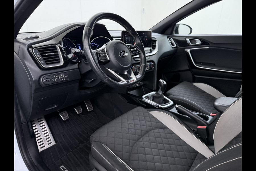 Kia Ceed Sportswagon T-120PK GT-Line Camera Apple Carplay/Android Zwarte-Hemel Navi Ecc Cruise Pdc 1/2 Leder 17"lm Regensensor Rijstrooksensor Led Bluetooth Verkeersbord detectie Connected 1e Eigenaar EURO6 Volledig Kia-Dealer OnderhoudenOrig.NLse auto