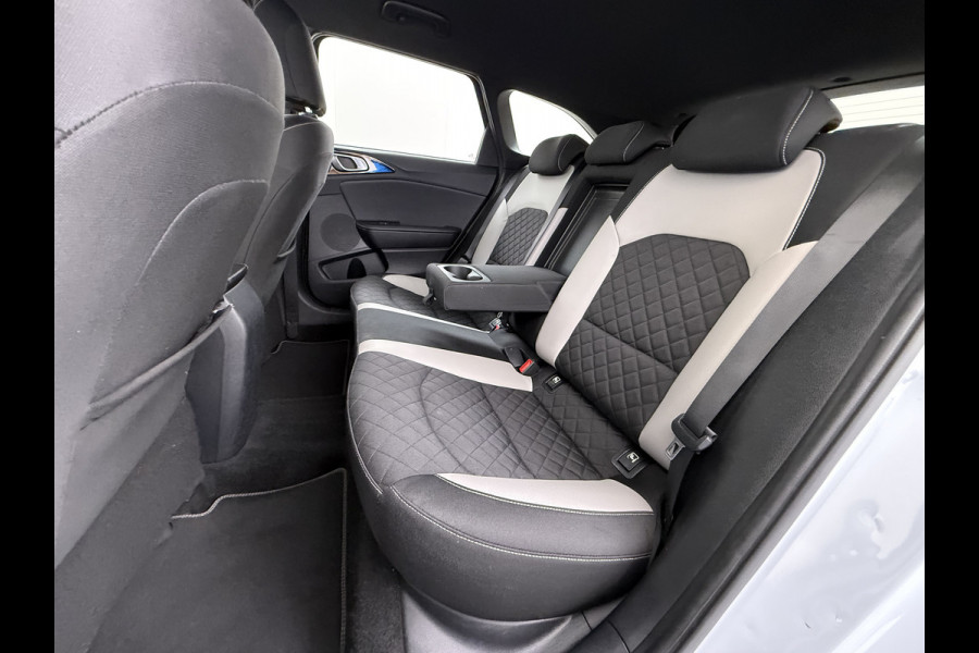 Kia Ceed Sportswagon T-120PK GT-Line Camera Apple Carplay/Android Zwarte-Hemel Navi Ecc Cruise Pdc 1/2 Leder 17"lm Regensensor Rijstrooksensor Led Bluetooth Verkeersbord detectie Connected 1e Eigenaar EURO6 Volledig Kia-Dealer OnderhoudenOrig.NLse auto