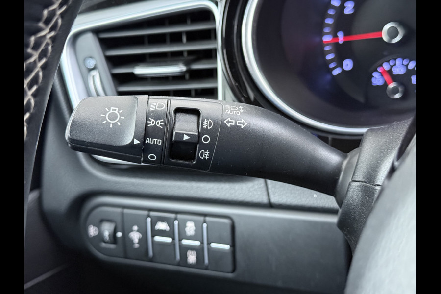 Kia Ceed Sportswagon T-120PK GT-Line Camera Apple Carplay/Android Zwarte-Hemel Navi Ecc Cruise Pdc 1/2 Leder 17"lm Regensensor Rijstrooksensor Led Bluetooth Verkeersbord detectie Connected 1e Eigenaar EURO6 Volledig Kia-Dealer OnderhoudenOrig.NLse auto