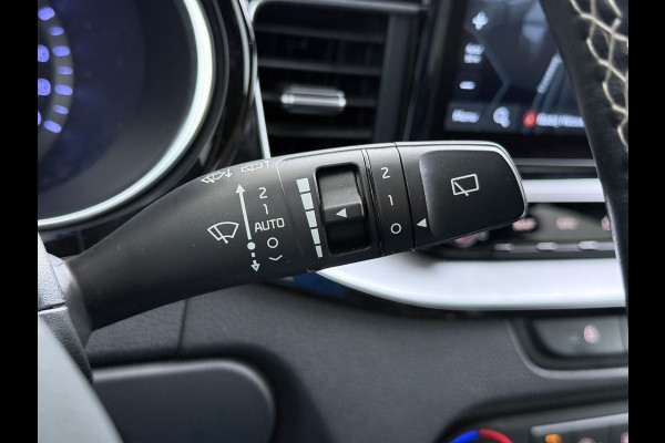 Kia Ceed Sportswagon T-120PK GT-Line Camera Apple Carplay/Android Zwarte-Hemel Navi Ecc Cruise Pdc 1/2 Leder 17"lm Regensensor Rijstrooksensor Led Bluetooth Verkeersbord detectie Connected 1e Eigenaar EURO6 Volledig Kia-Dealer OnderhoudenOrig.NLse auto