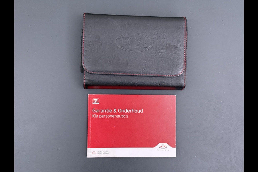Kia Ceed Sportswagon T-120PK GT-Line Camera Apple Carplay/Android Zwarte-Hemel Navi Ecc Cruise Pdc 1/2 Leder 17"lm Regensensor Rijstrooksensor Led Bluetooth Verkeersbord detectie Connected 1e Eigenaar EURO6 Volledig Kia-Dealer OnderhoudenOrig.NLse auto
