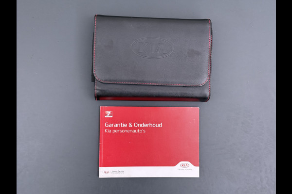 Kia Ceed Sportswagon T-120PK GT-Line Camera Apple Carplay/Android Zwarte-Hemel Navi Ecc Cruise Pdc 1/2 Leder 17"lm Regensensor Rijstrooksensor Led Bluetooth Verkeersbord detectie Connected 1e Eigenaar EURO6 Volledig Kia-Dealer OnderhoudenOrig.NLse auto