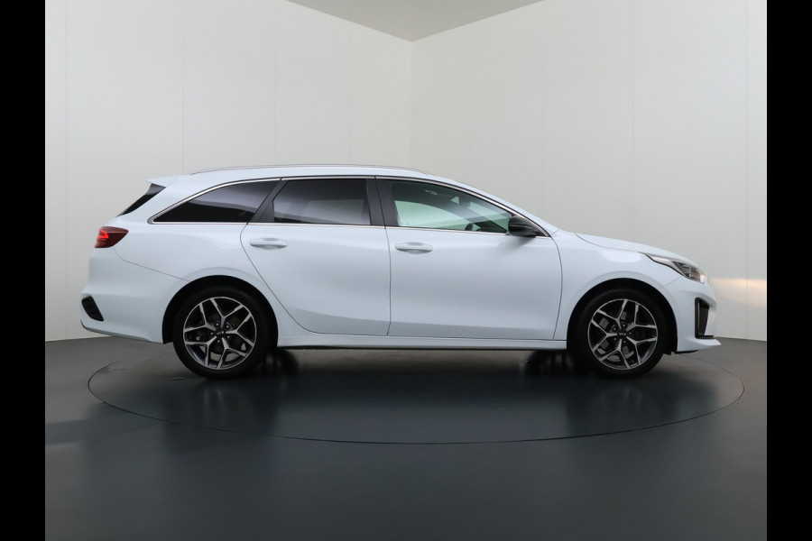 Kia Ceed Sportswagon T-120PK GT-Line Camera Apple Carplay/Android Zwarte-Hemel Navi Ecc Cruise Pdc 1/2 Leder 17"lm Regensensor Rijstrooksensor Led Bluetooth Verkeersbord detectie Connected 1e Eigenaar EURO6 Volledig Kia-Dealer OnderhoudenOrig.NLse auto