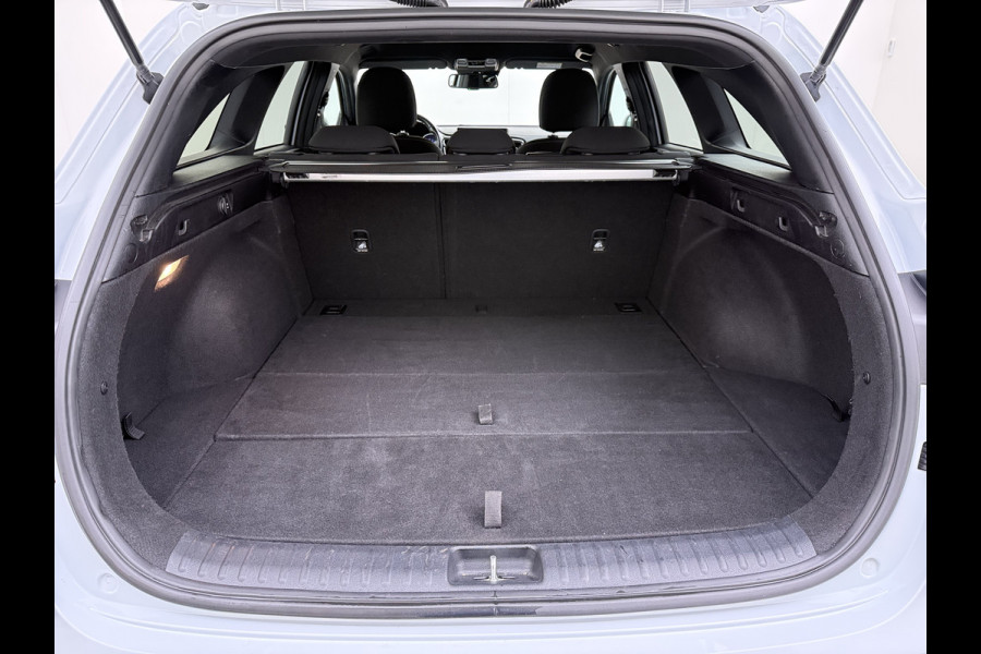 Kia Ceed Sportswagon T-120PK GT-Line Camera Apple Carplay/Android Zwarte-Hemel Navi Ecc Cruise Pdc 1/2 Leder 17"lm Regensensor Rijstrooksensor Led Bluetooth Verkeersbord detectie Connected 1e Eigenaar EURO6 Volledig Kia-Dealer OnderhoudenOrig.NLse auto